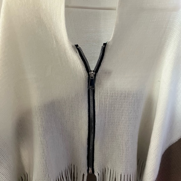 Ladies shawl, wrap, shrug acrylic sweater with zipper in cream and taupe shades - Picture 2 of 5